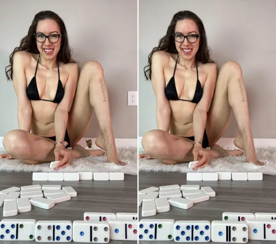 Eight differences to “spot” (pun intended). Photo and edit by me.