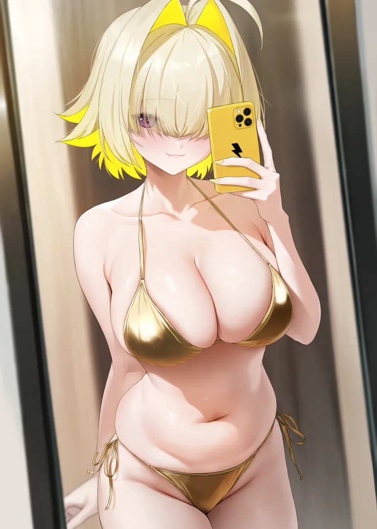 Elegg showing off her swimsuit