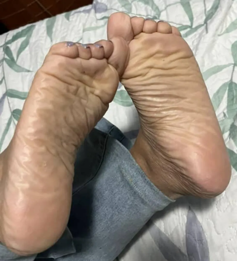 Enjoy these meaty wrinkly latina soles. You may thank me