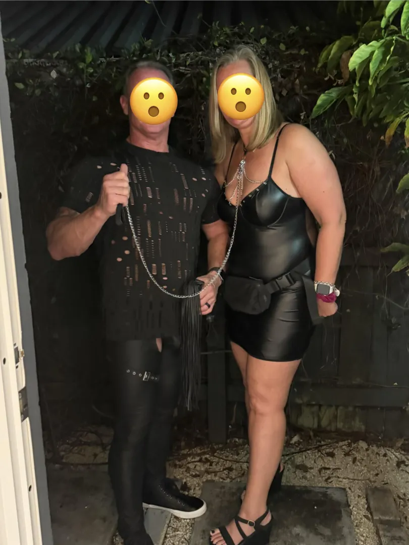 Erotic massage for women, by couple.