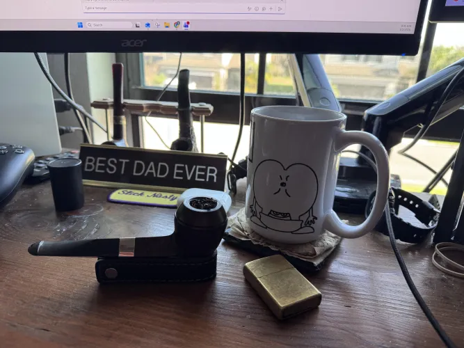 Escudo De Luxe Navy Rolls and a Peruvian pour-over for breakfast.