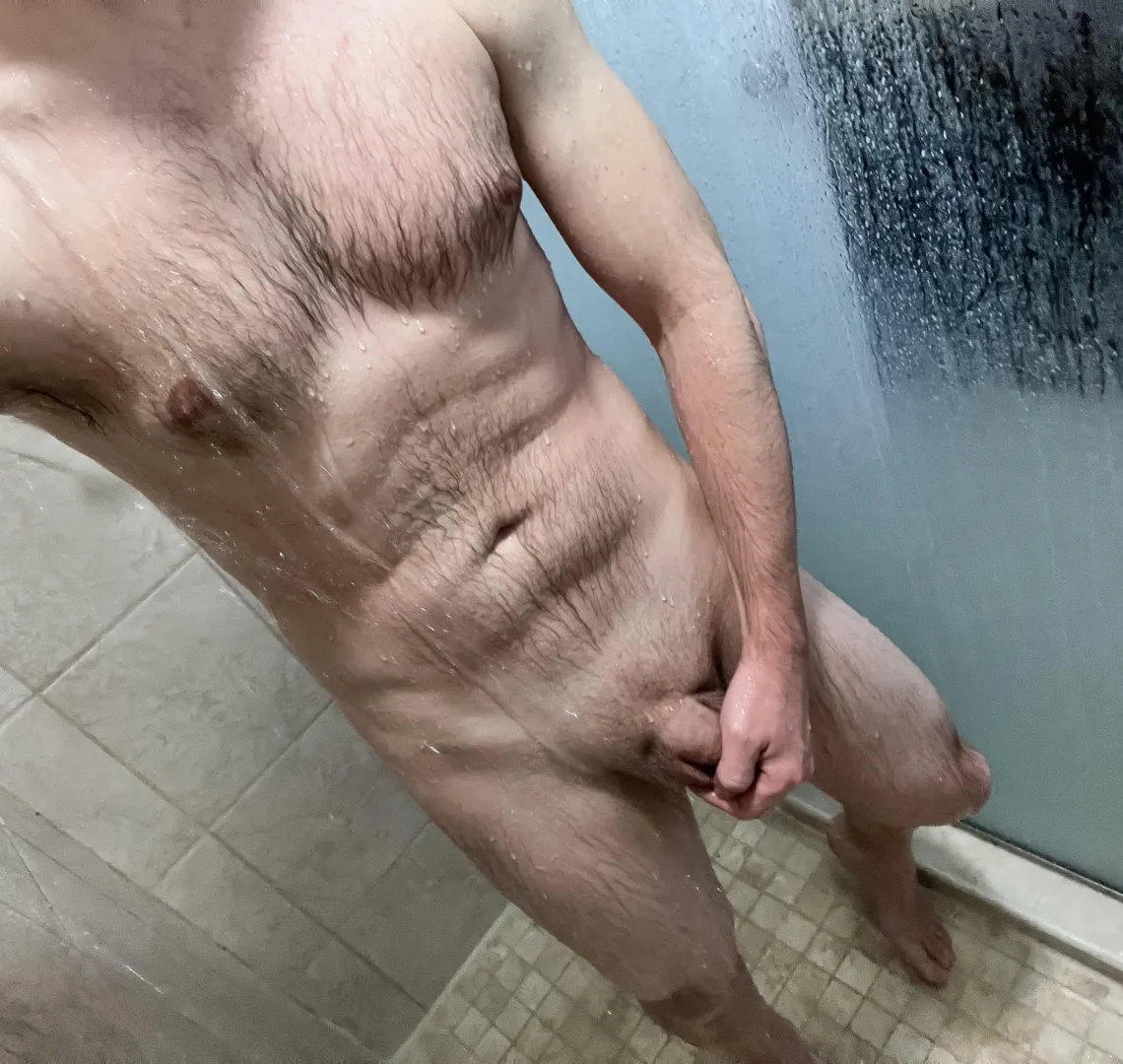 Everyone loves a Saturday morning shower selfie, right?