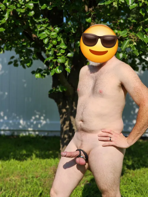 Example of acceptable nude male picture once verified