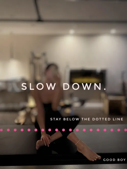 Eyes down 👇🏼 where they belong