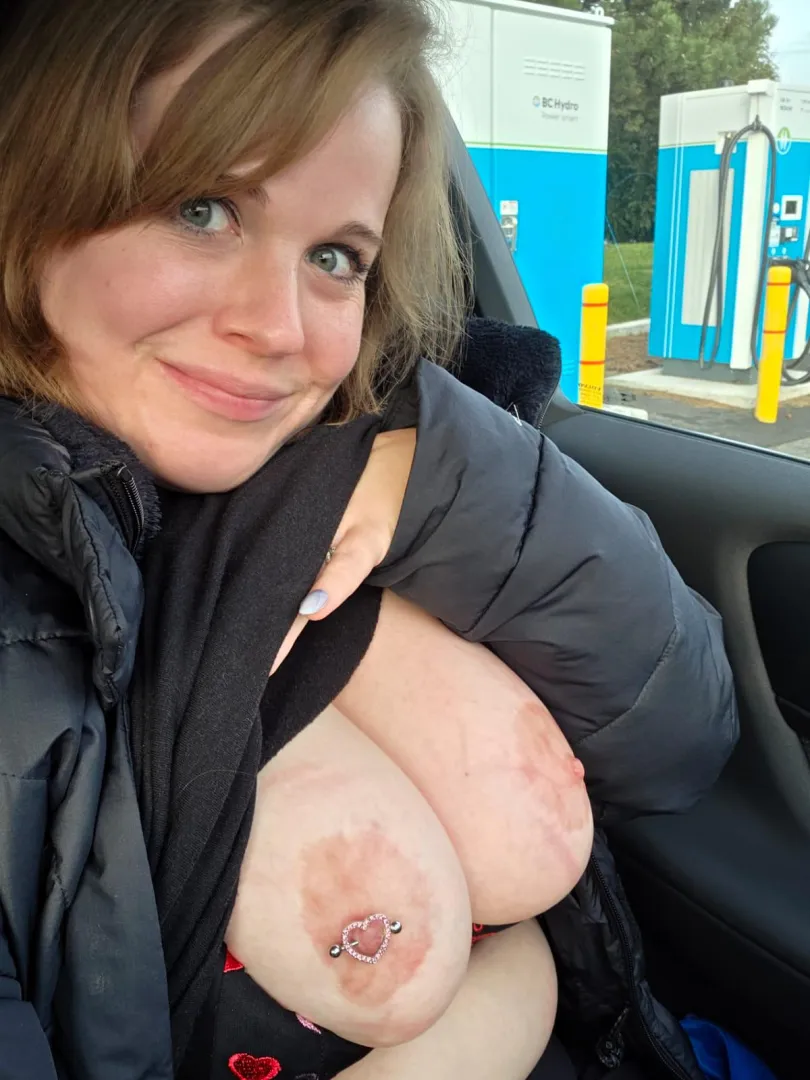 (F) dare me to go out of the car and take a pic?