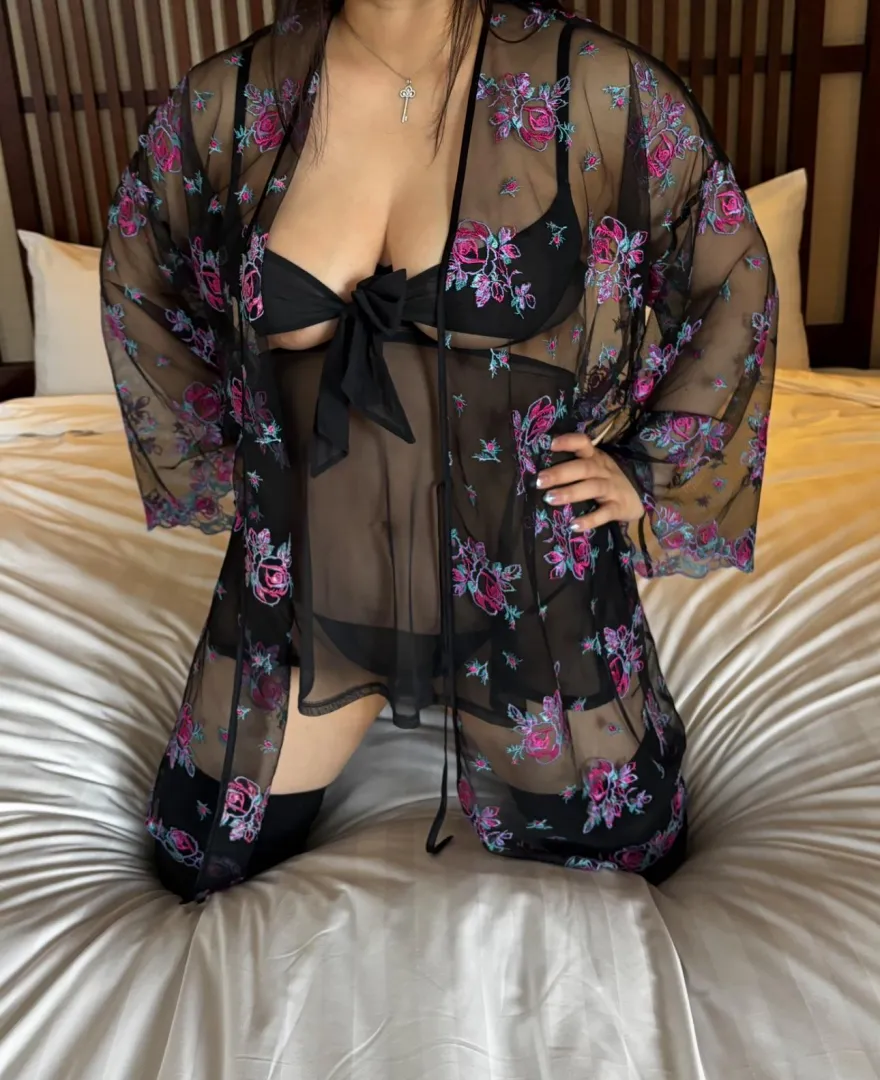 [F] Heading to the taboo show to find something kinky