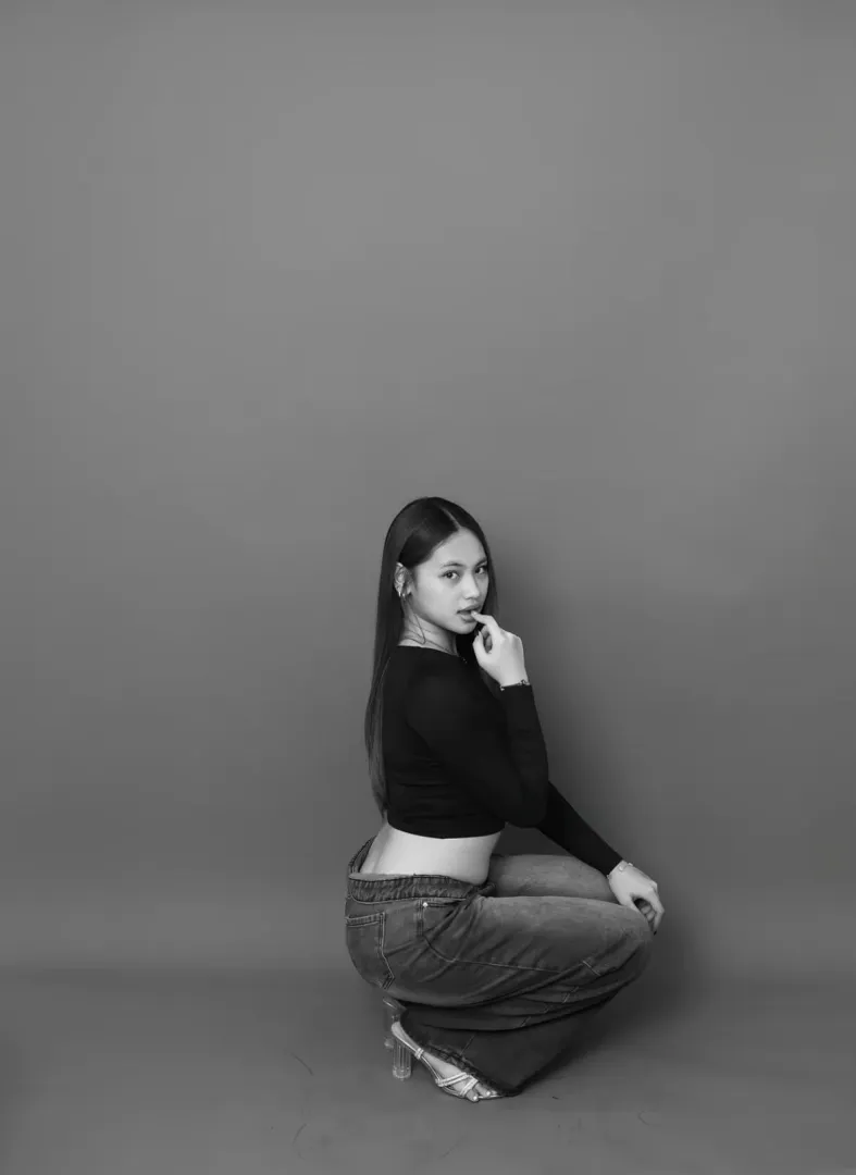 (f) lets do this again, deleting in 12 hours, but whoever up4vte and say yes, i'll send u nudes