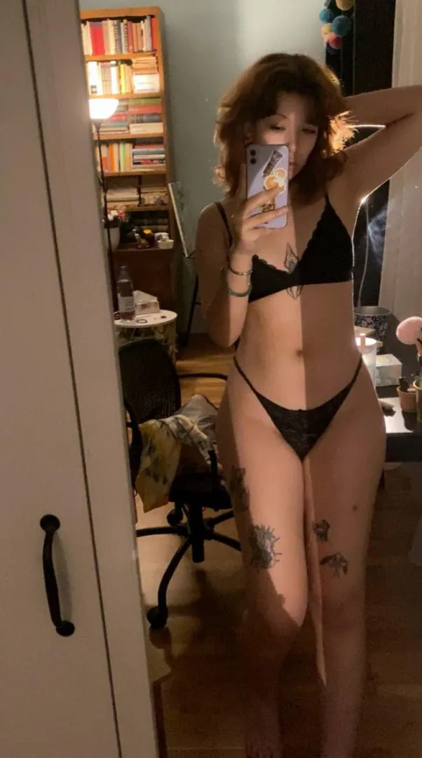 f Mirror on the wall, who’s the kinkiest of them all