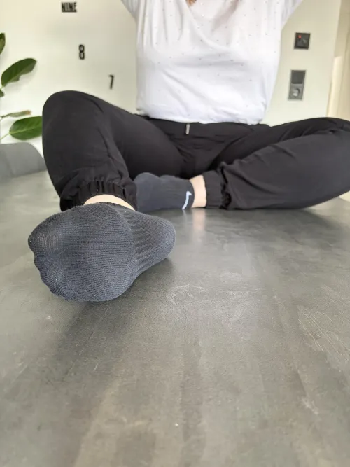 [F] You like black socks ? Me too 