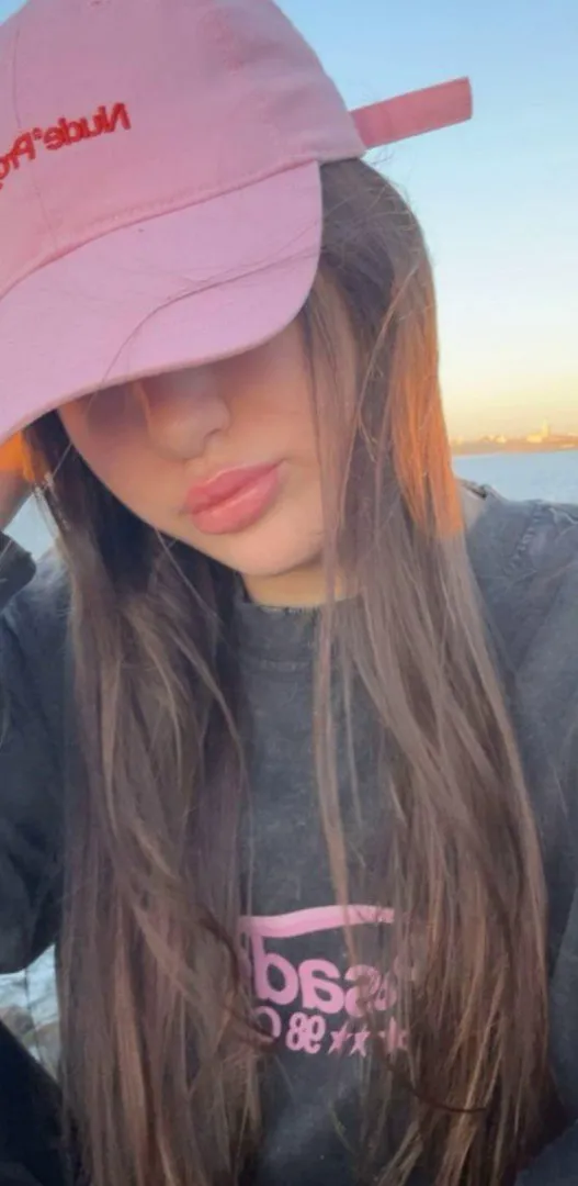 F20, Craving a good time and fuck