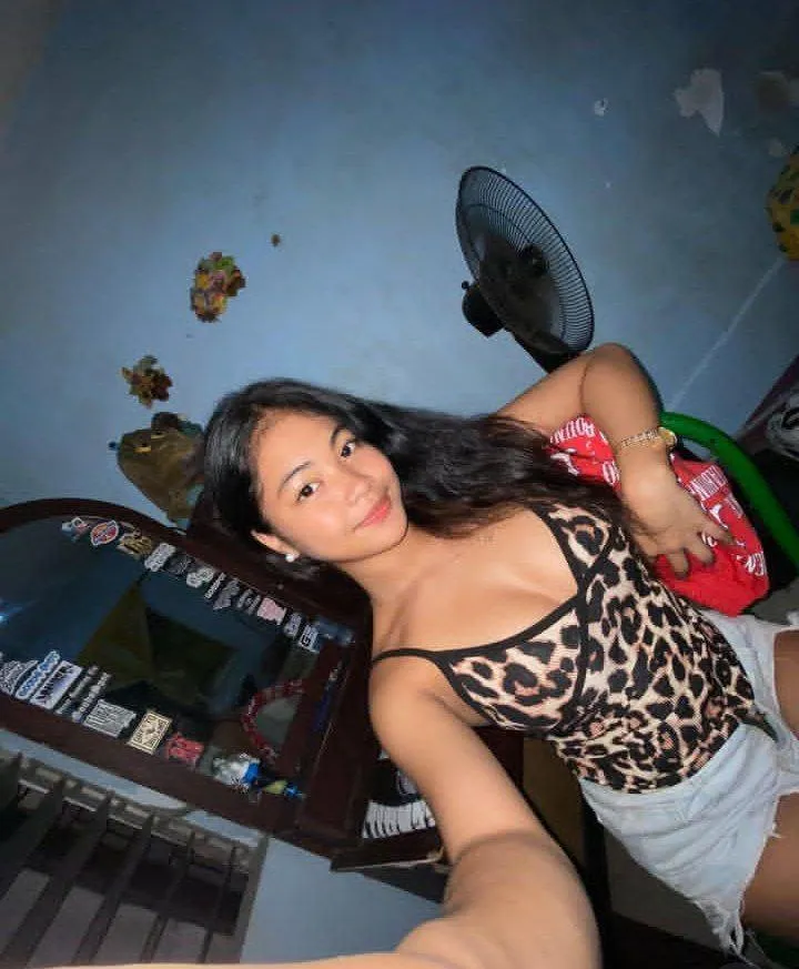 F20 single (F4M) available