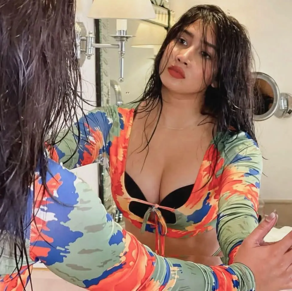 F21,I'll send u nudes (I'm not a seller) i'm drunk just upvot, ask me anything, add my snap--(krisssdiopl