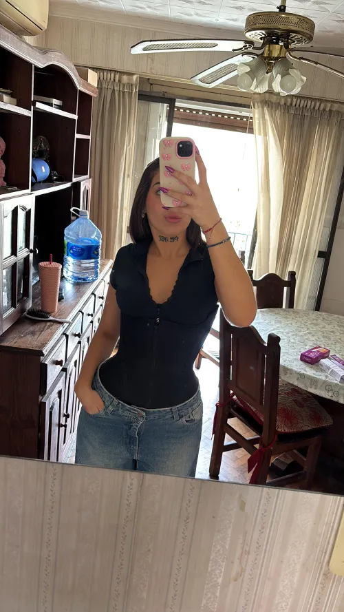 [F4M] Curious if we’d heat up… react & DM