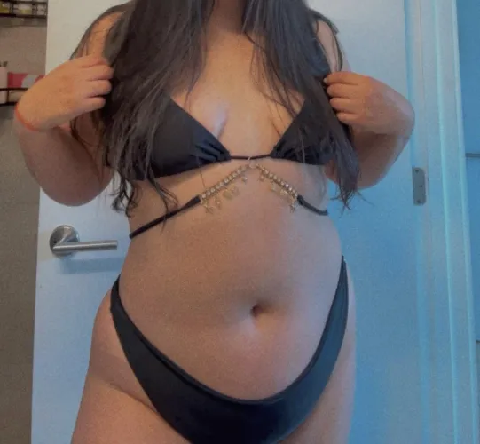 [F]4[M] need someone to eat my pussy now. brickell/little Havana area, car play in my building garage