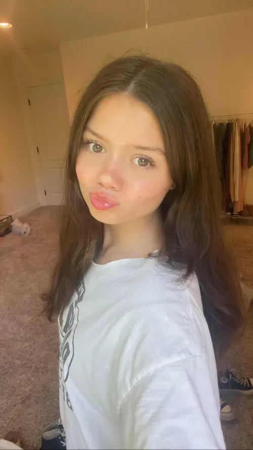 [F4M] older man to fuck me till I’m drooling