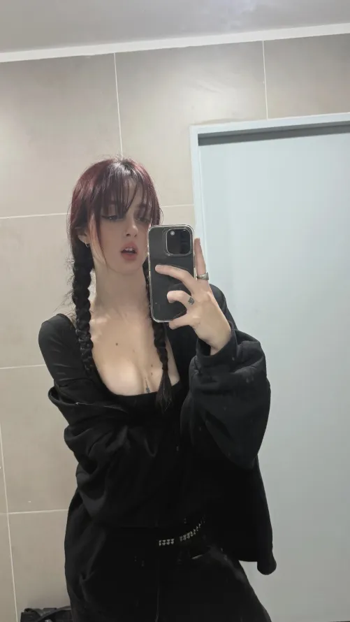 [F]4[M] Slightly tipsy, can’t host, vibes available tho lg is easier:.Iunaromes'.