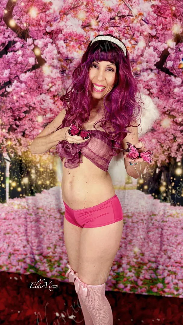 (F60 something with Sjogren's) but still able to capture valentines content. There are still a few spots left for the Sweetheart special subscription on my onlyfans page.