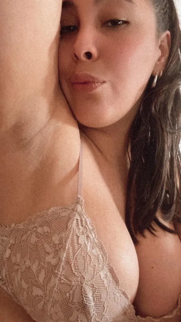 Feel the unique and tempting aroma of my armpits