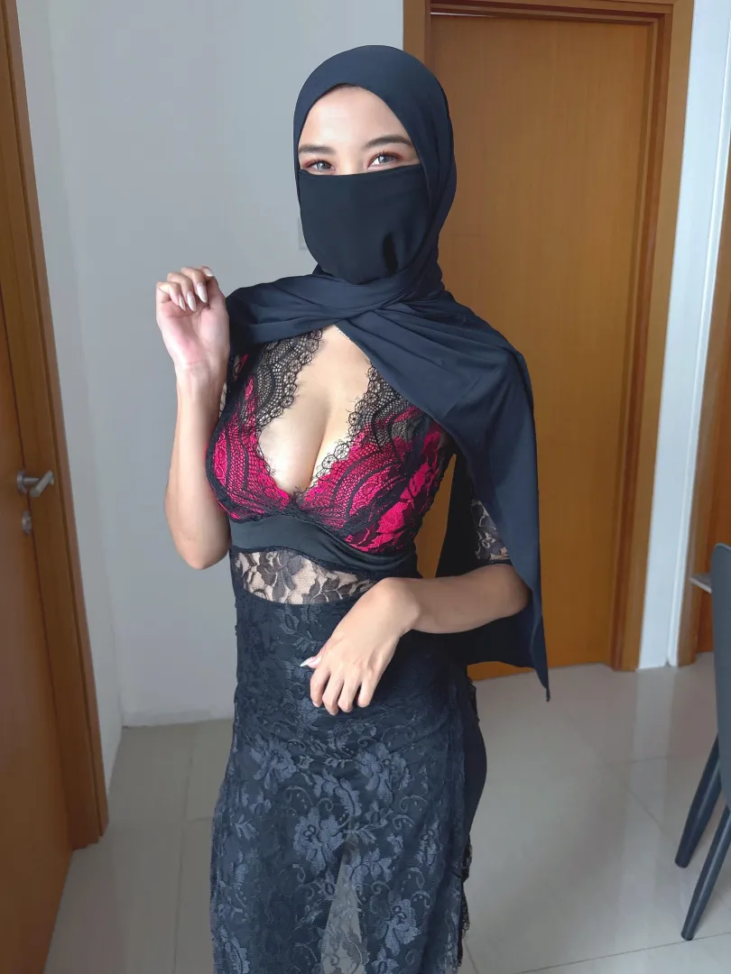 Feeling flirty and wickedly tempting [F]