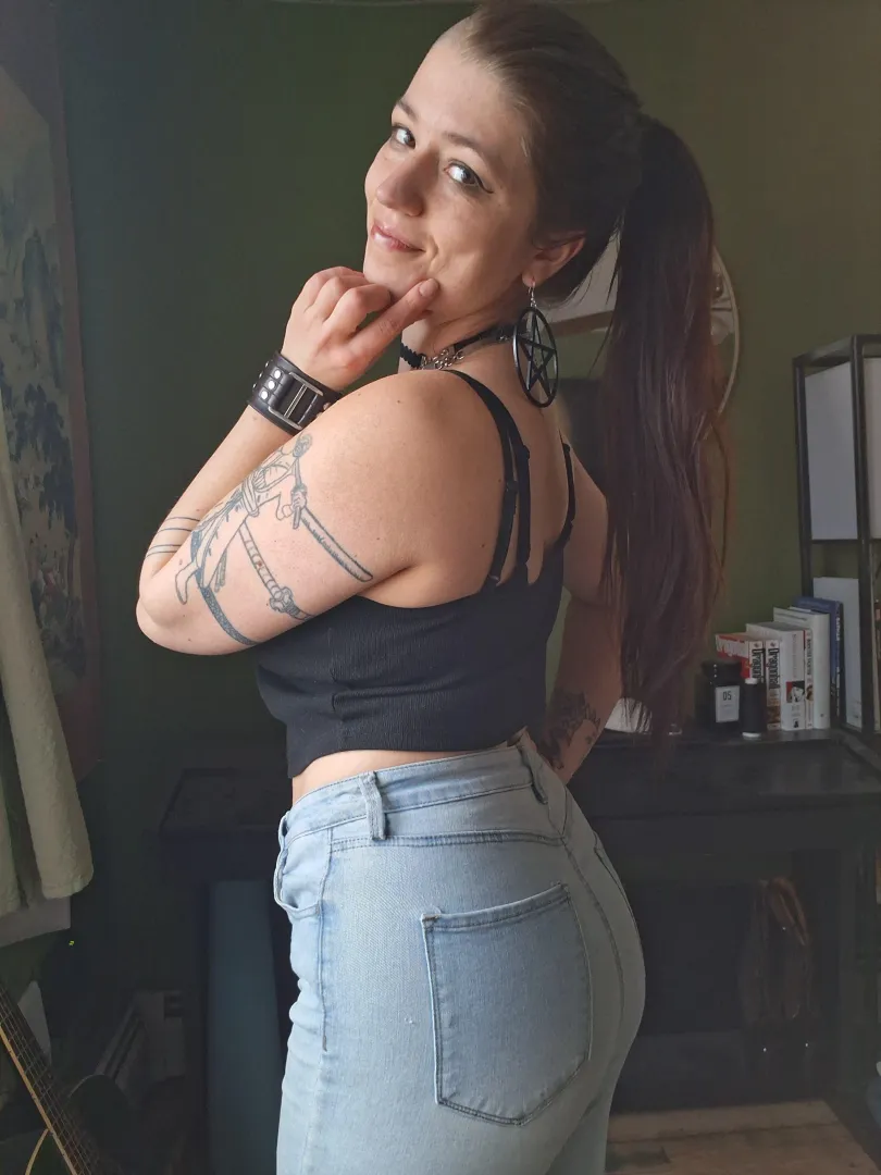 Feeling hot in my high ponytail