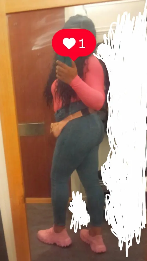 Femboy headscissor content incoming, subscribe to my fansly, link in bio 