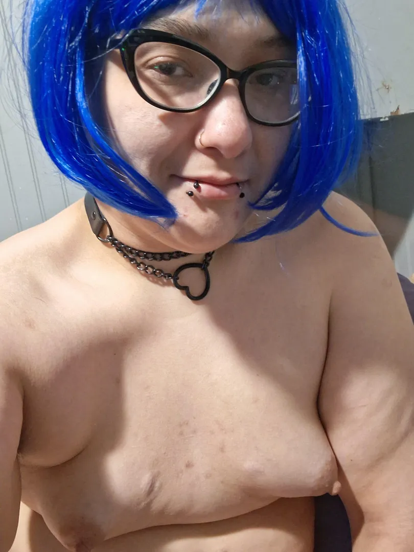 Fetish friendly Bbw milf with few limits, cute little tits AVAILABLE NOW for sext/RP, making custom pics/vids, or doing domination or submission sessions! (Dirty domination included) :) i also have low priced premade stuff,sell panties and ship fetish it