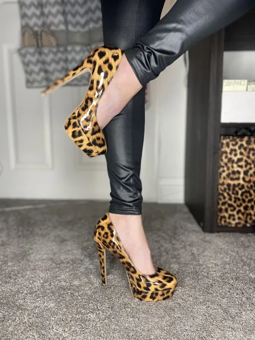 First post here! Hope you like my High heels 