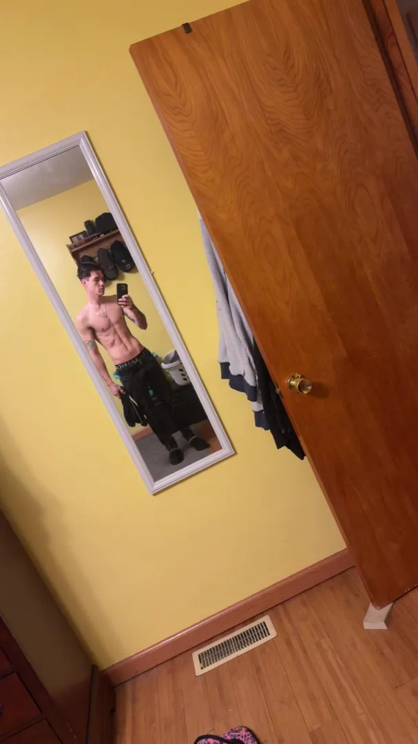 First post trying to get attention for OF (hi)