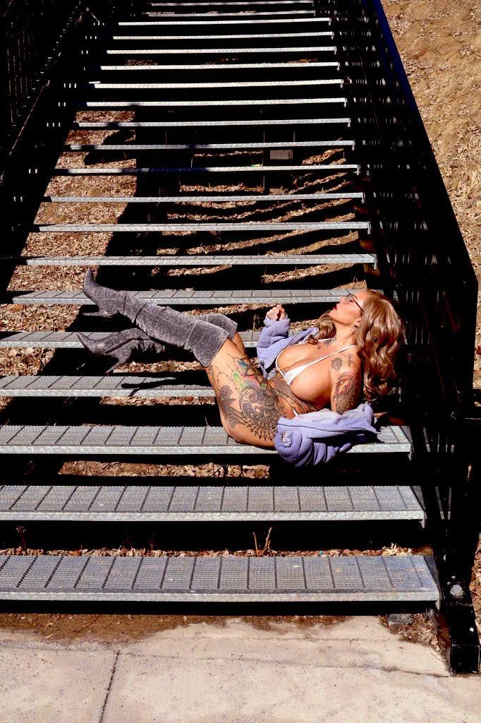 Fishnet bikini and sunshine