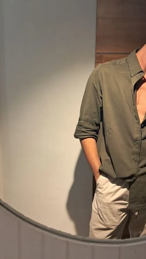 Fit and attractive Latino/Arab lawyer - wanting to show off to females