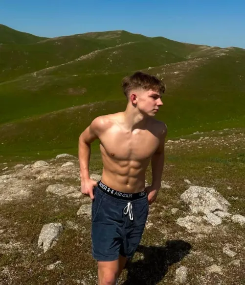 Fit wrestler ready to drain u