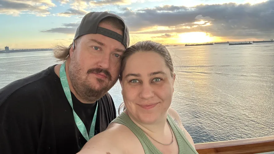 Flagstaff Thursday or Friday (2/27) night. Looking to meet up!