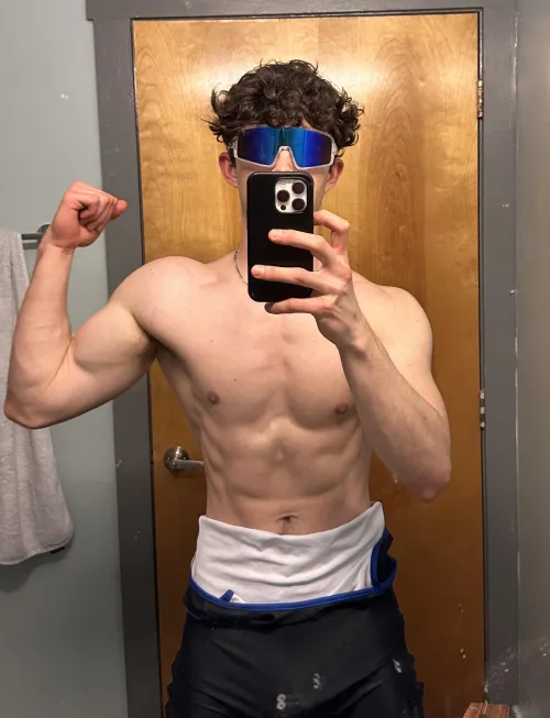 Flexing after my match for u Hollister bros
