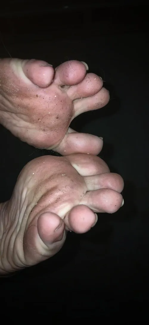 Foot Cleaner, Foot Cleaner!  Come quickly, I URGENTLY need my feet clean and a nail trim.