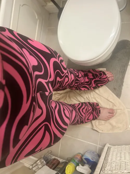 For Valentine's Day, might as well wear these leggings!!whatcha yall think?? I do have to say flare is my favorite style
