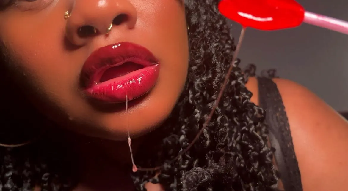 For Vday, be a sucker for sexy lips 