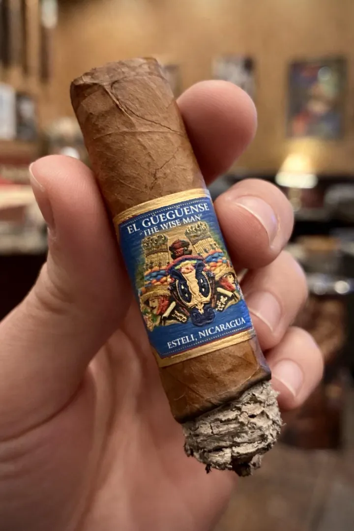 Foundation El Güegüense Famous Smoke Exclusivo