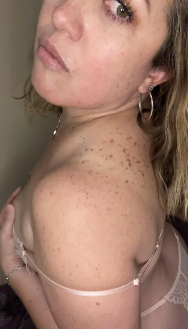 Freckles drawing you in… stay for more?