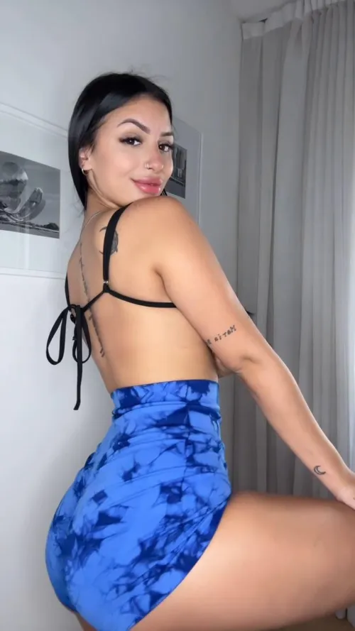 free later? let’s hang and see what the night brings