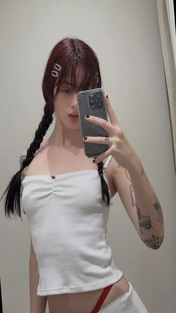 Free tonight + tomorrow for fun dm me on lnnsta: .lunabowtie'.