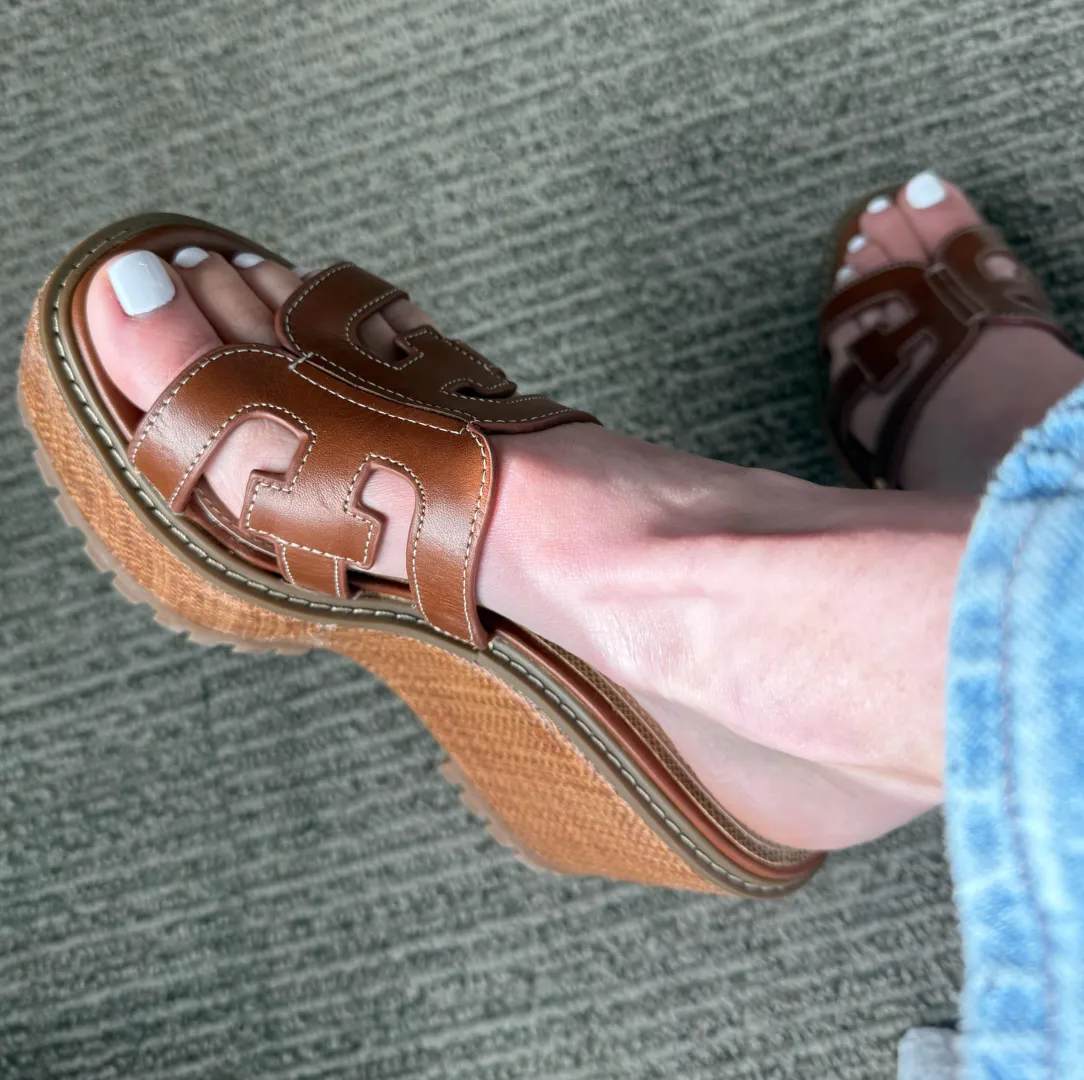 Fresh pedicure. ‍♀️