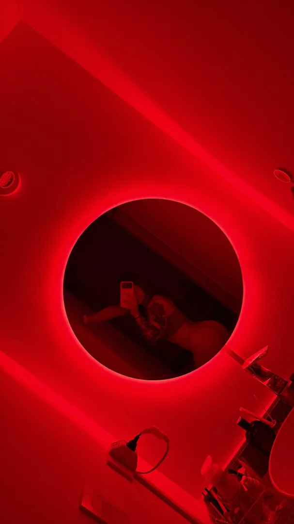 fucking with a red light on sounds hot