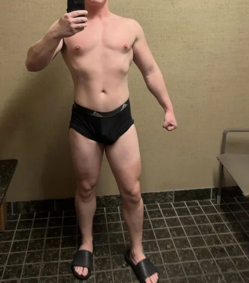 Fun genuine single M looking to enjoy some midweek fun with a sexy MF couple. South Metro