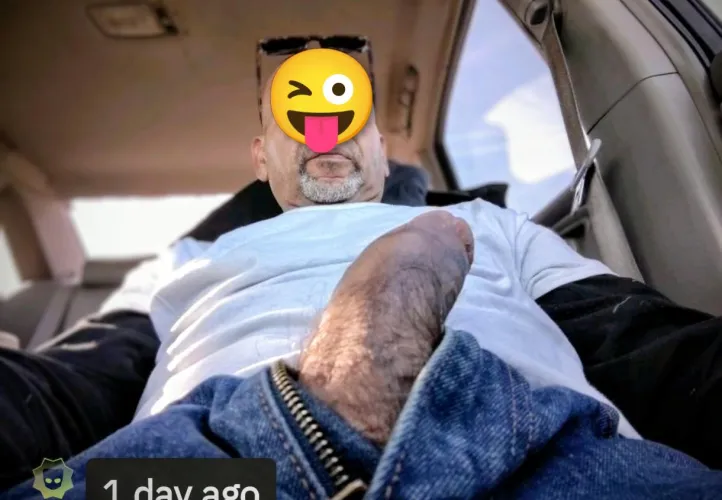 Gays guys looking for a thick Latino D west side