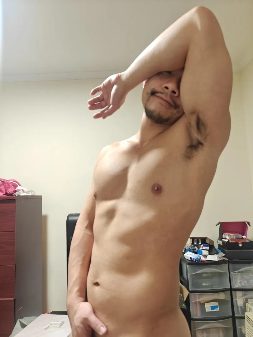 Gaysian in NYC 36 looking for bwc or big brown cock 