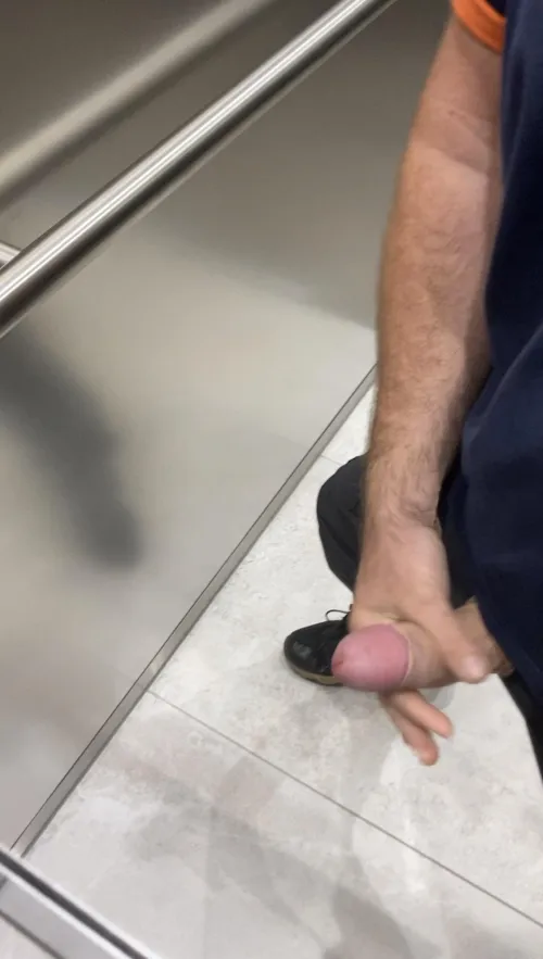 Geile grüße aus dem Fahrstuhl 