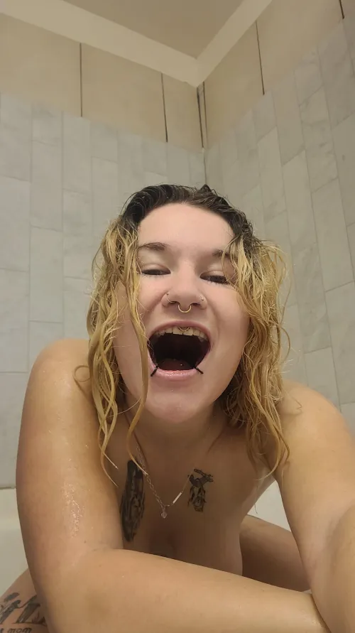 Get inside of my mouth tiny {f}