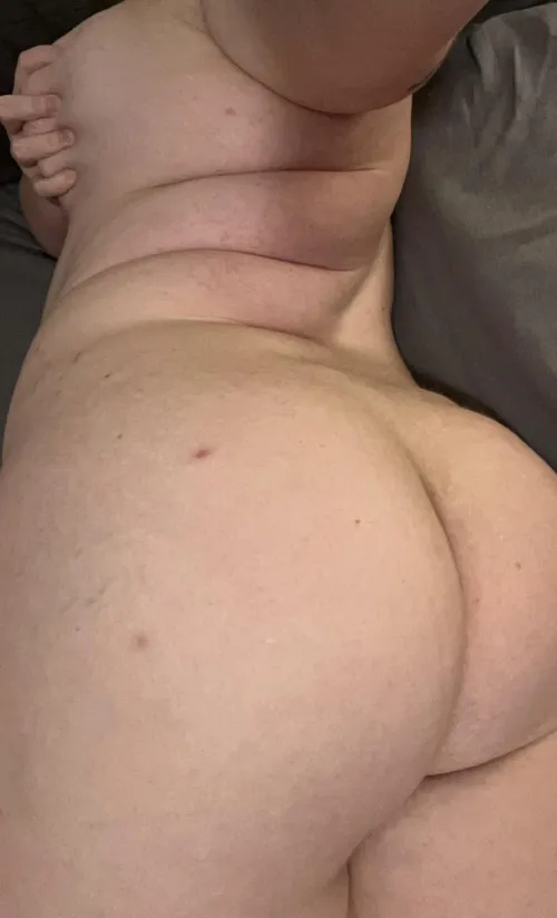 get obsessed with this fat ass <3
