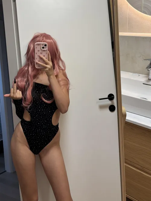 Get used to it, leaking over covered princess's body ‍