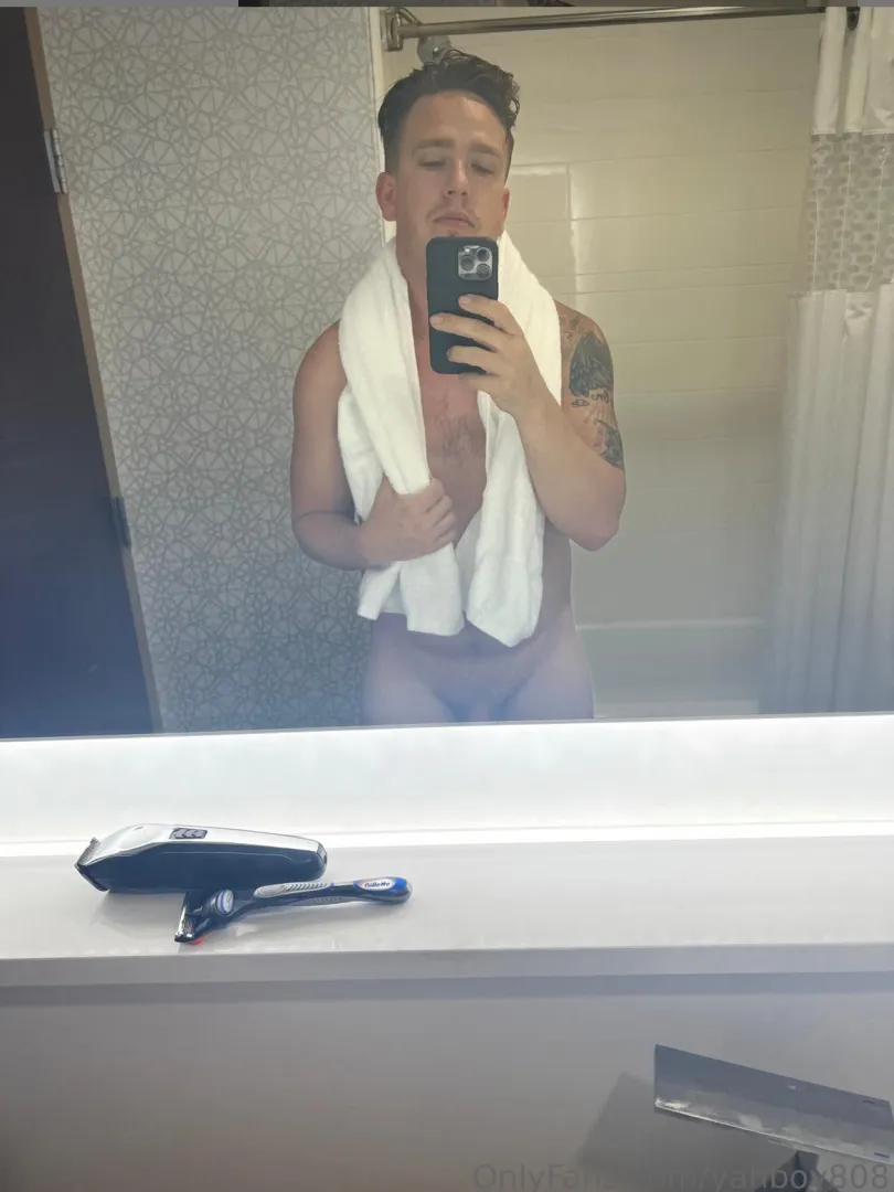 Gettin ready for the sauna ‍ who wants to join?